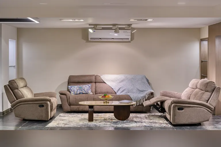 Recliner Chairs & Sofas